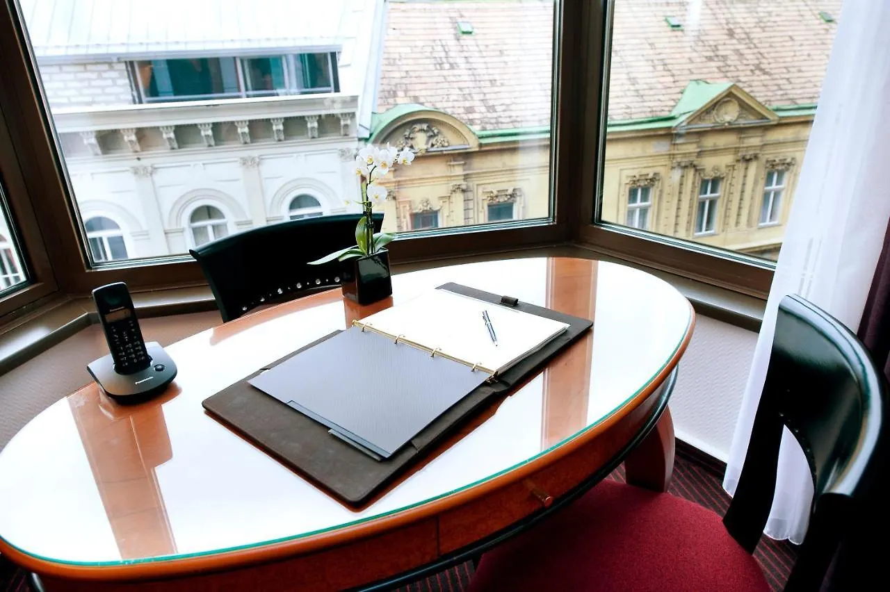 Sofitel Budapest Chain Bridge 5*,