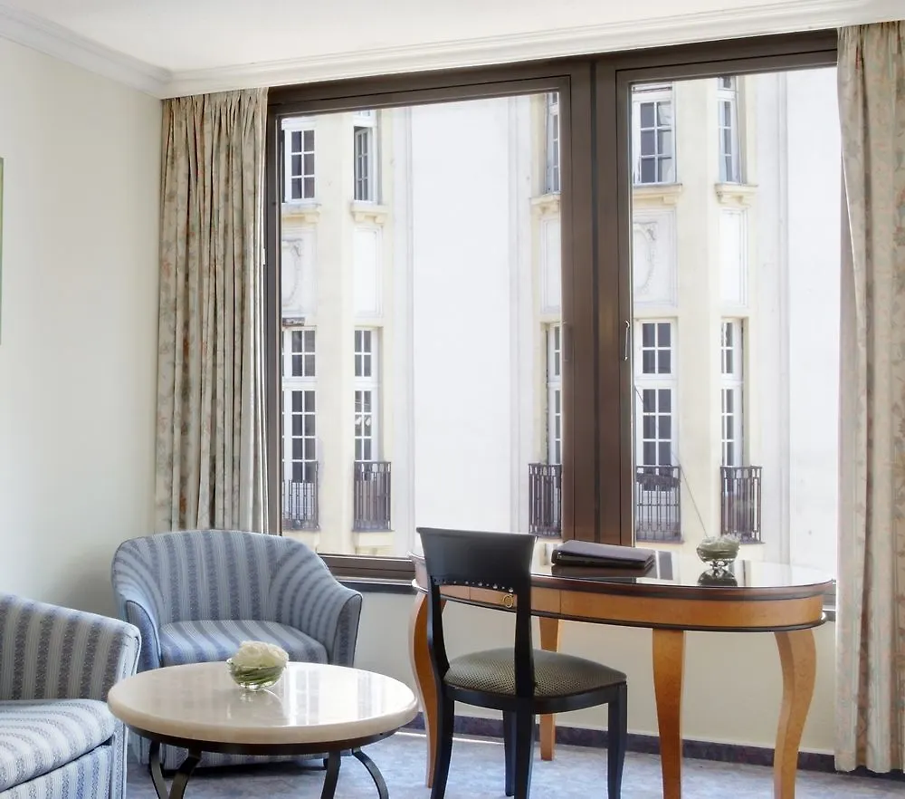 Sofitel Budapest Chain Bridge 5*,